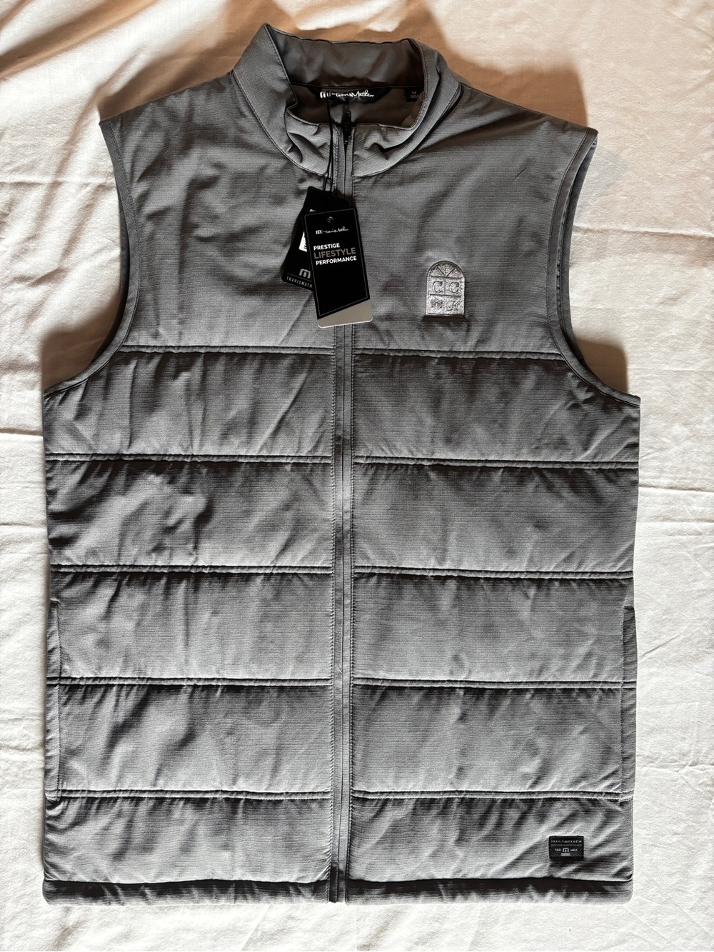 TravisMathew Cold Bay Vest Men's M Quiet Shade Grey Gulph Creek Hotels Logo NWT